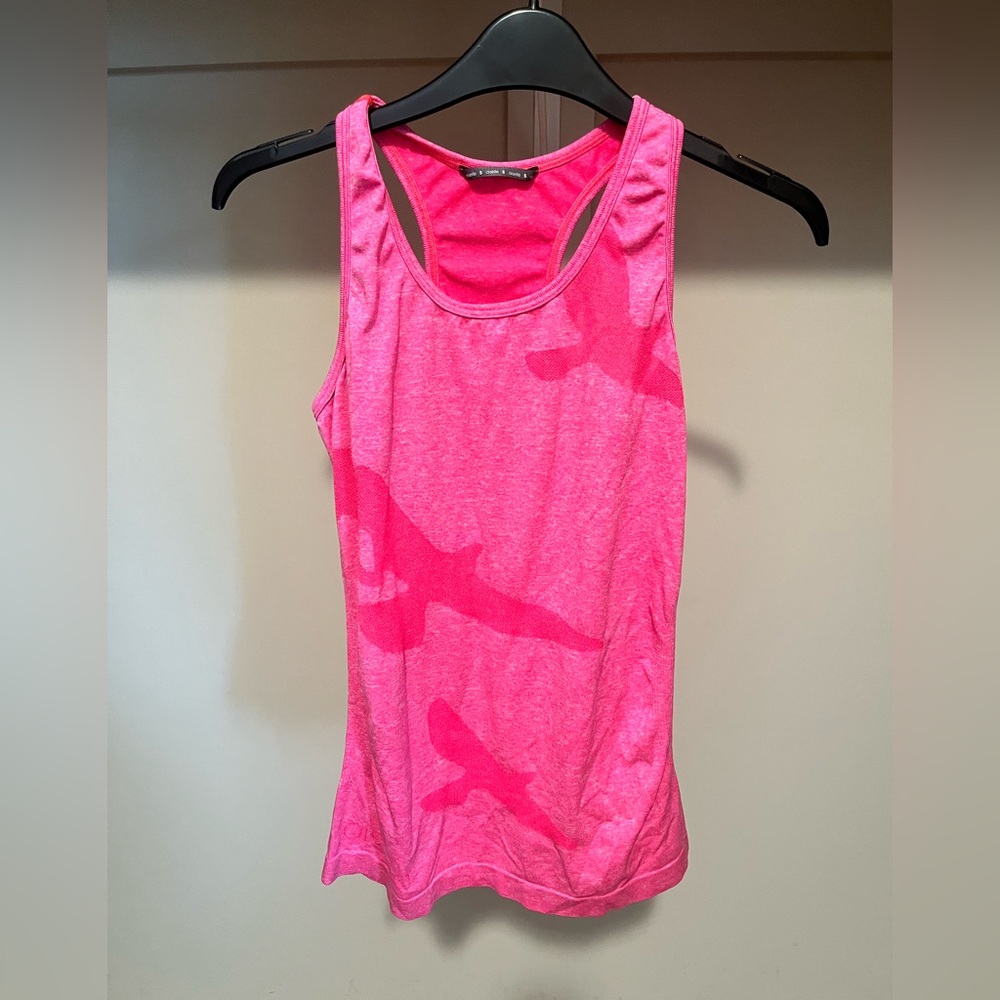 Oiselle Bright Pink (Saturday) Flyte Tank - Picture 2 of 5